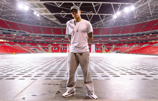 FREEZE FRAME :: EMINEM TAKES OVER LONDON.