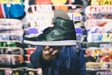 Oslo Kicks:: Nike SB x Air Jordan 1 Release